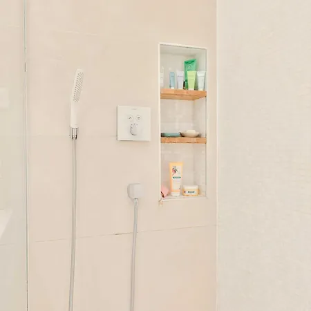 Comfortable Near La Defense