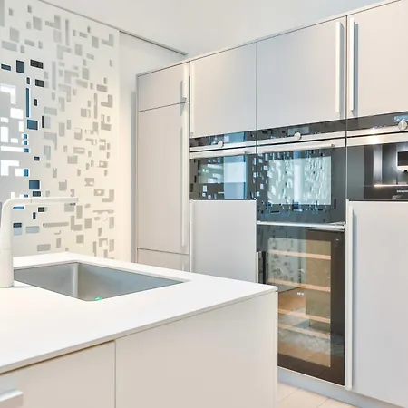 Comfortable Near La Defense 호텔 3*