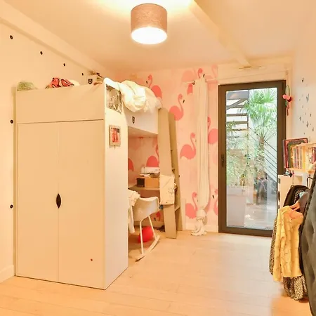 호텔 Comfortable Near La Defense 쀼또